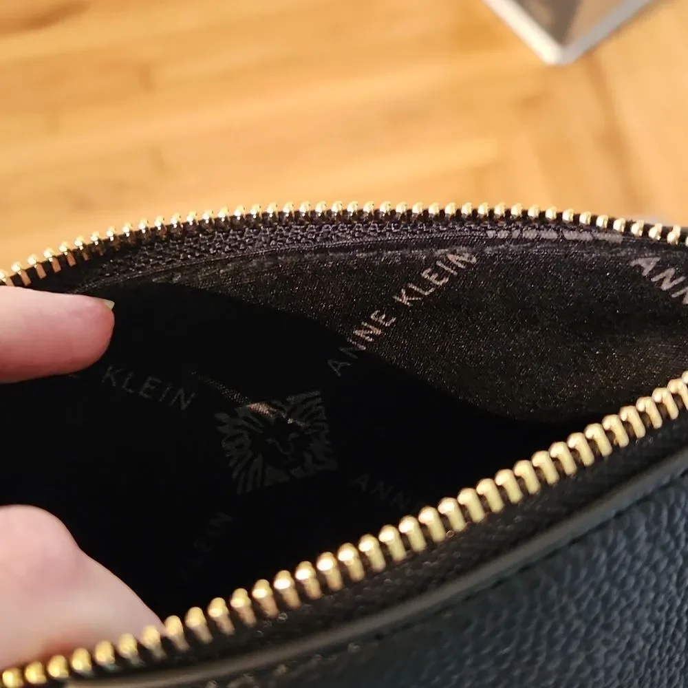 Anne klein wristlet black and brown New without tags